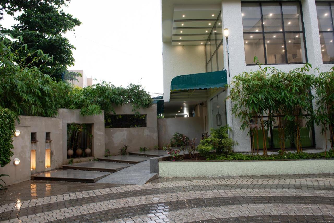 Monarch Montvert Pune Exterior foto